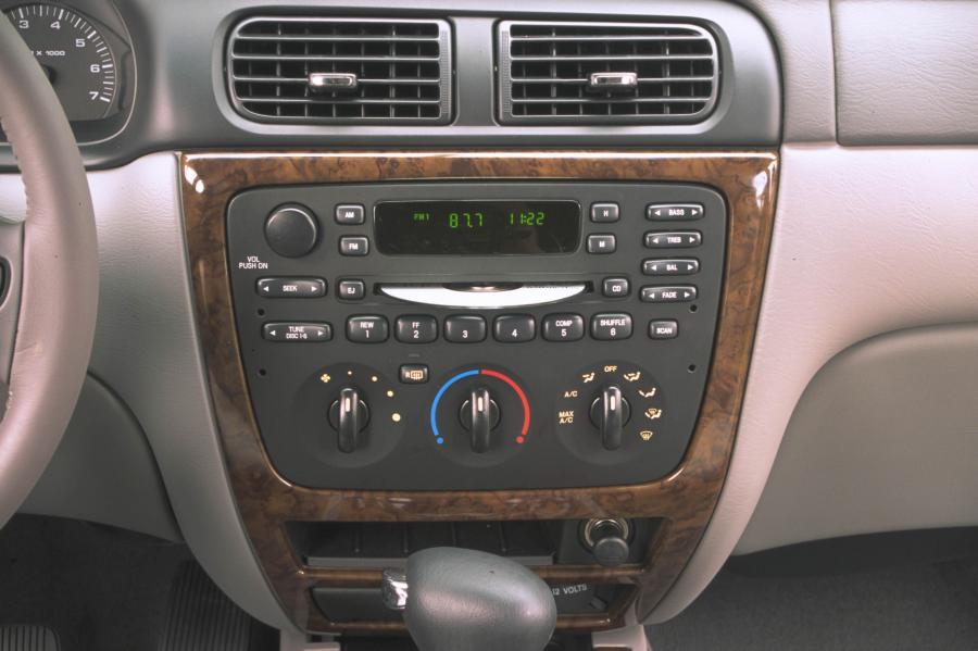  Mercury Sable Wagon 2000 года  (фото 28 из 34)